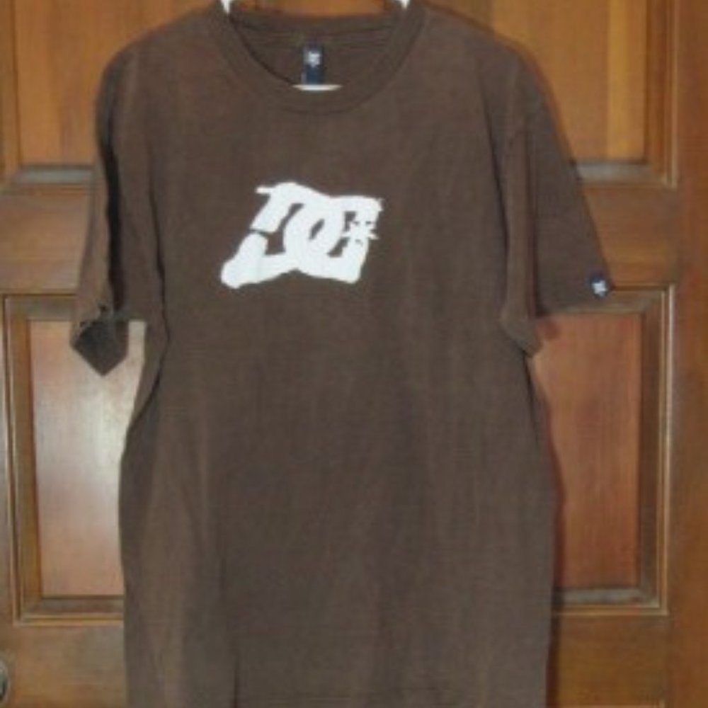 T Shirt Brown DG Logo